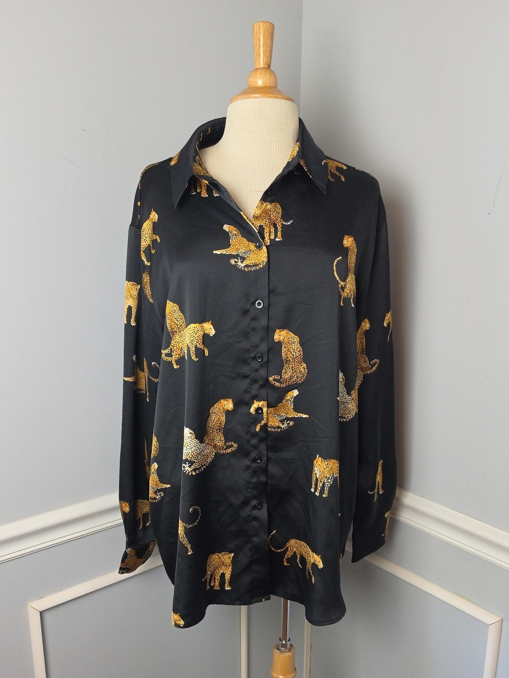 MITTOSHOP Black Leopard Cheetah Graphic Print Button‎ Up Casual Office Blouse 1X